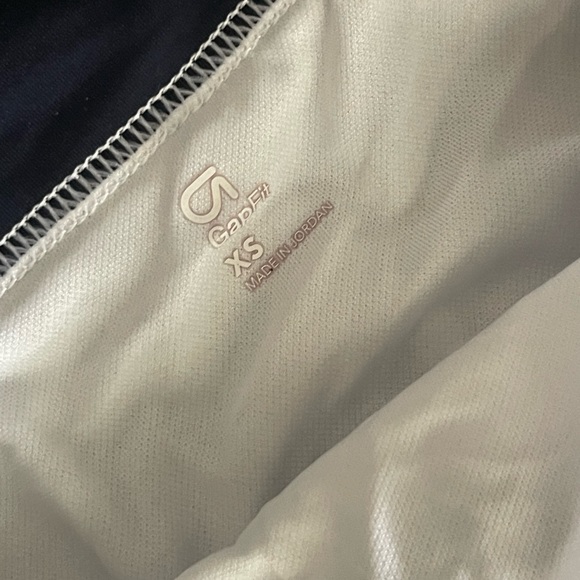 GAP FIT Running Shorts - Picture 3 of 4